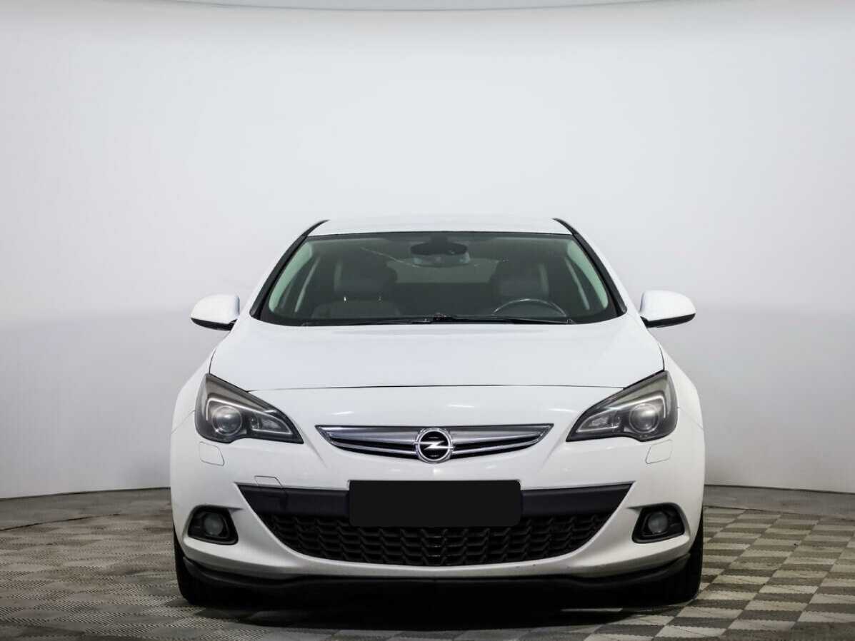 Opel Astra с пробегом — 2012 год. Фото: #0