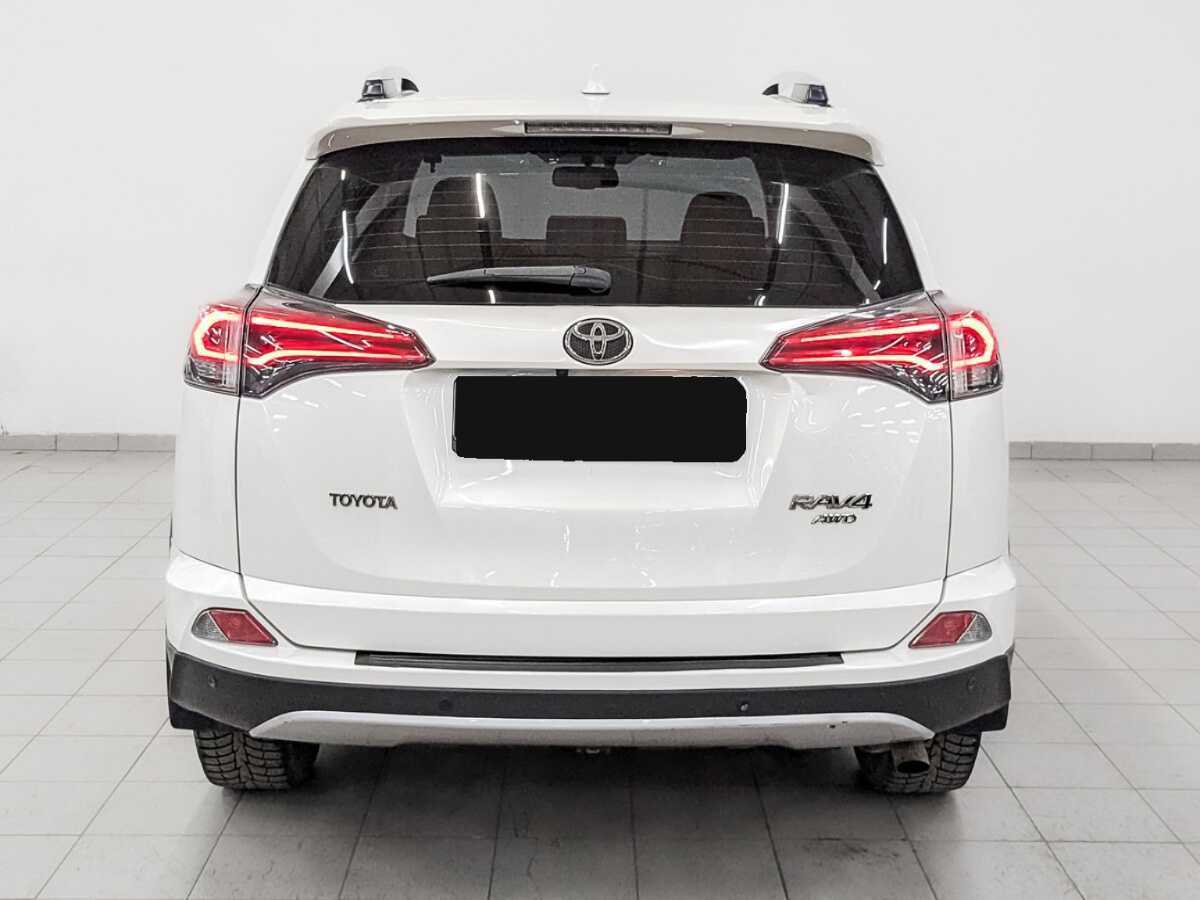 Toyota RAV4 с пробегом — 2017 год. Фото: #5