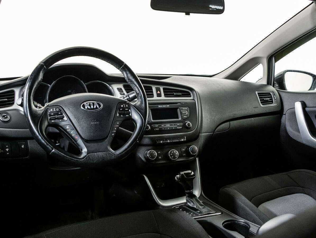 Kia Ceed с пробегом — 2014 год. Фото: #10
