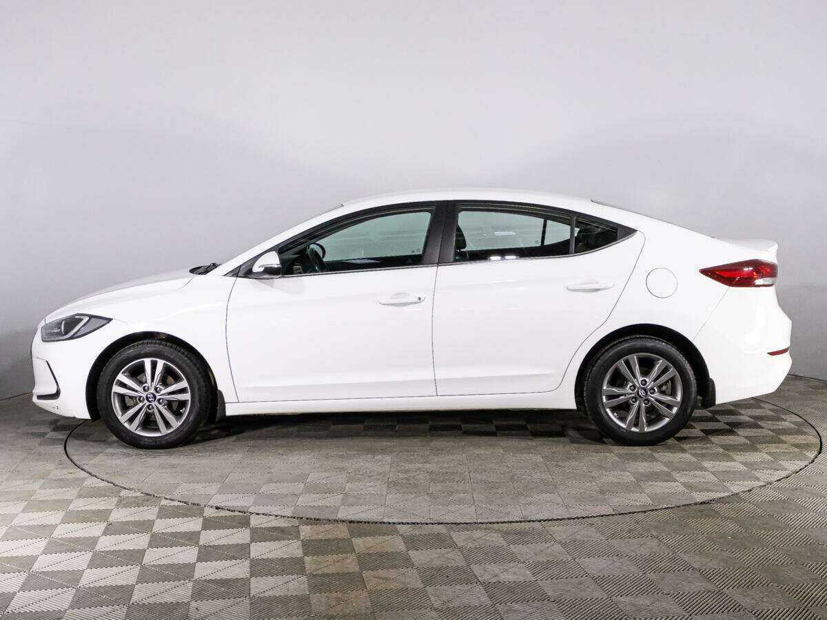 Hyundai Elantra с пробегом — 2016 год. Фото: #7