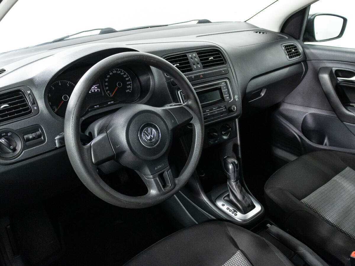 Volkswagen Polo с пробегом — 2014 год. Фото: #10