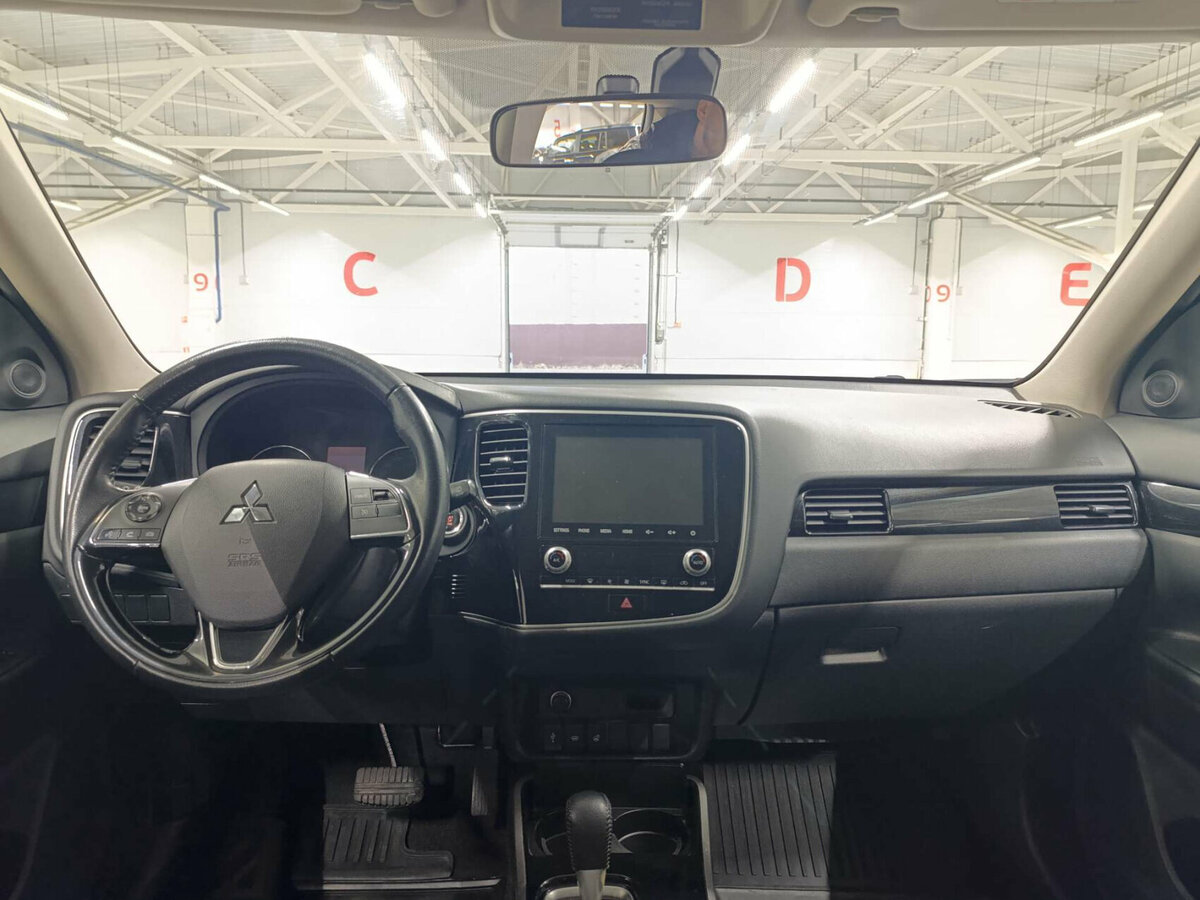 Mitsubishi Outlander с пробегом — 2021 год. Фото: #13