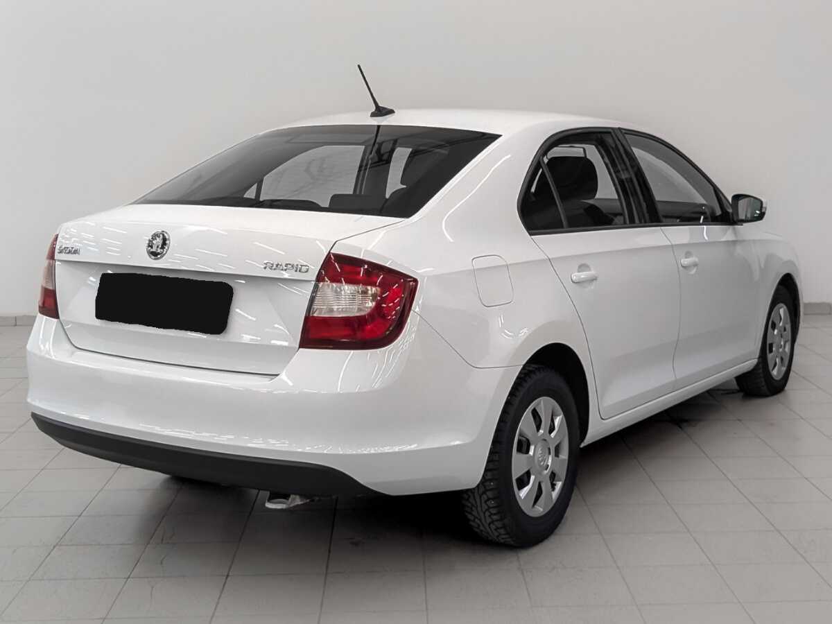 Skoda Rapid с пробегом — 2017 год. Фото: #4