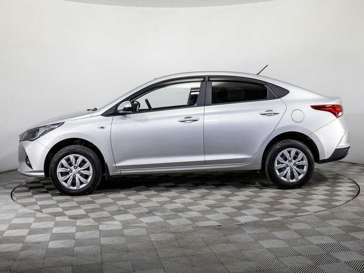 Hyundai Solaris с пробегом — 2022 год. Фото: #7