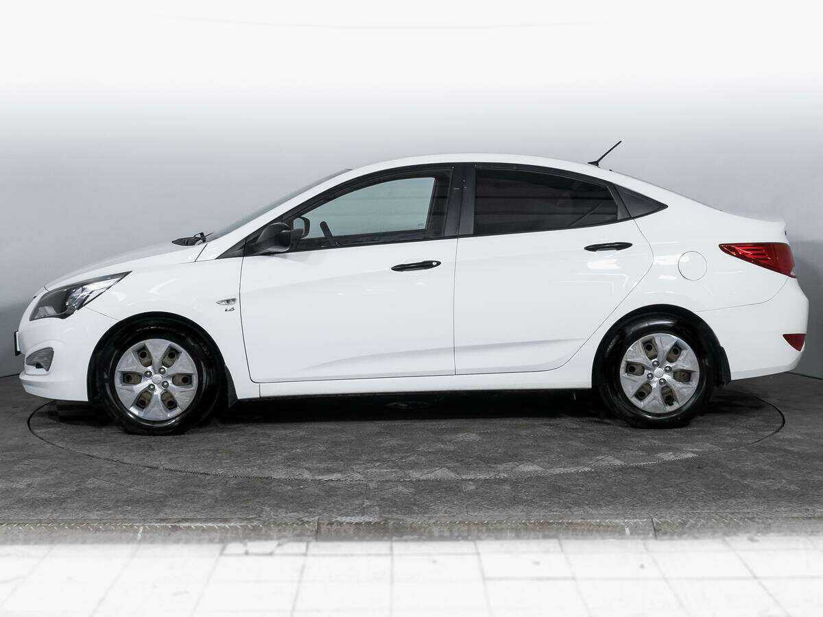 Hyundai Solaris с пробегом — 2015 год. Фото: #7