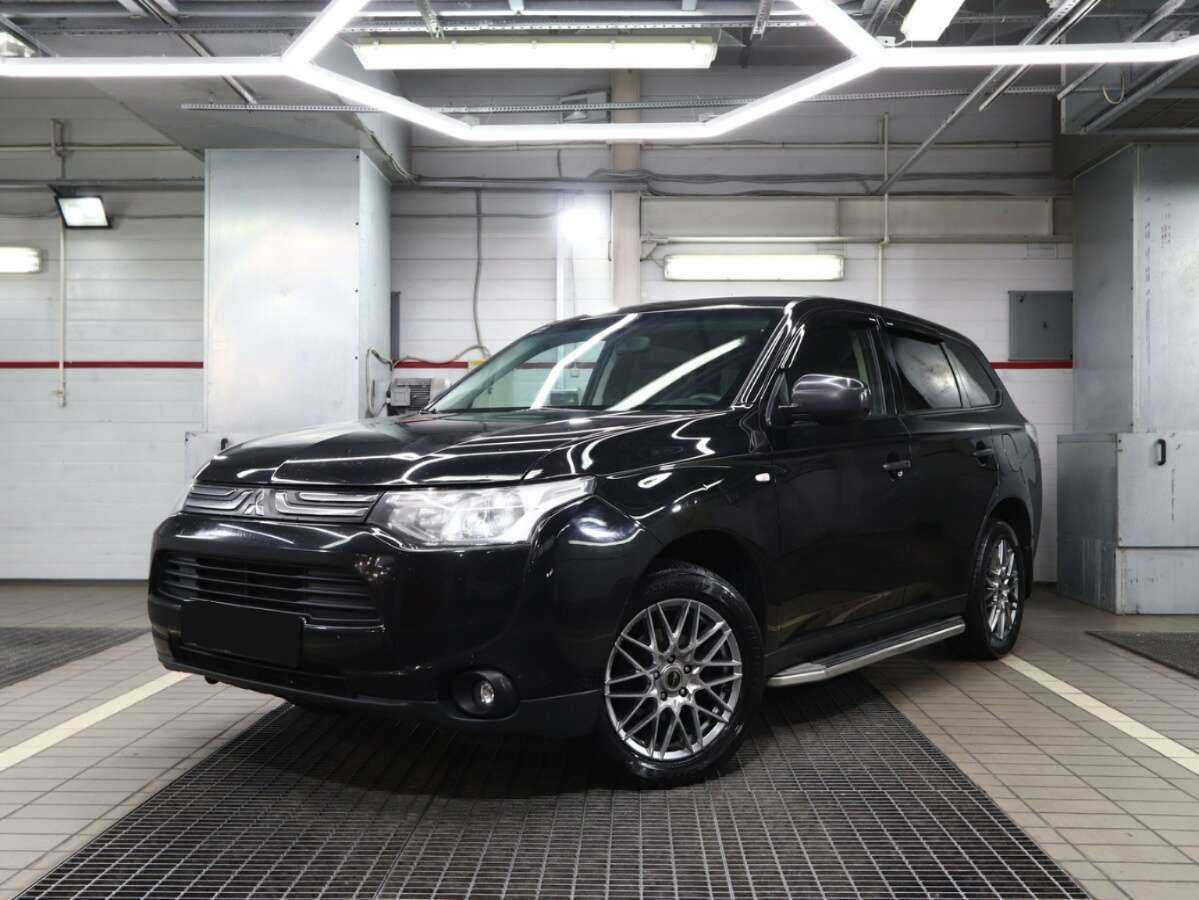 Mitsubishi Outlander с пробегом — 2013 год. Фото: #0