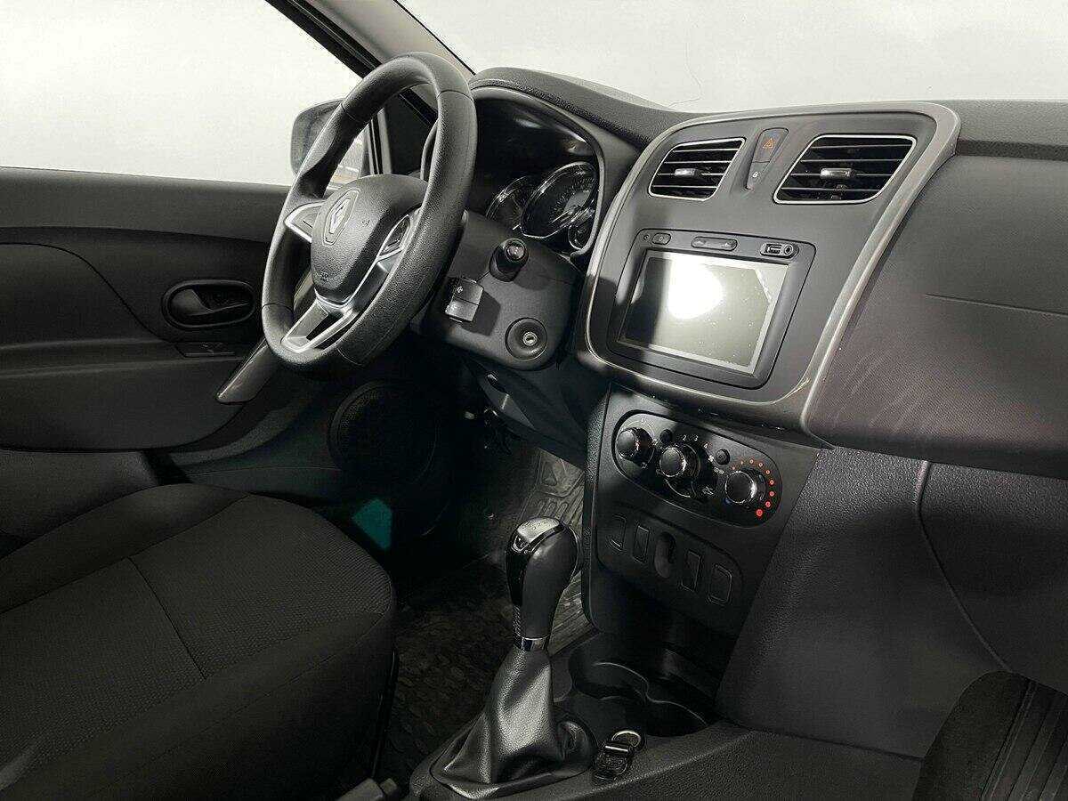 Renault Logan с пробегом — 2020 год. Фото: #7