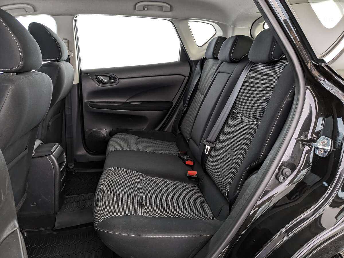 Nissan Tiida с пробегом — 2015 год. Фото: #13