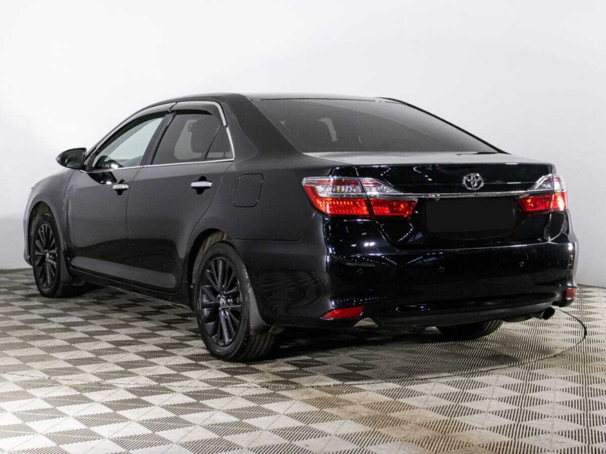 Toyota Camry с пробегом — 2016 год. Фото: #6