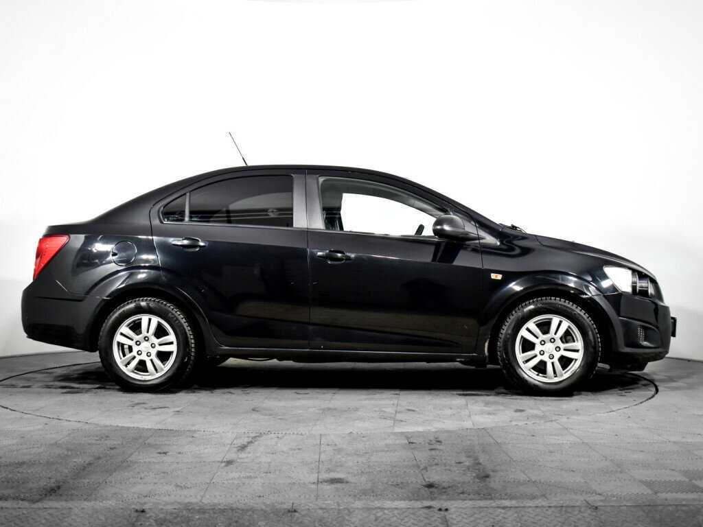 Chevrolet Aveo с пробегом — 2013 год. Фото: #3