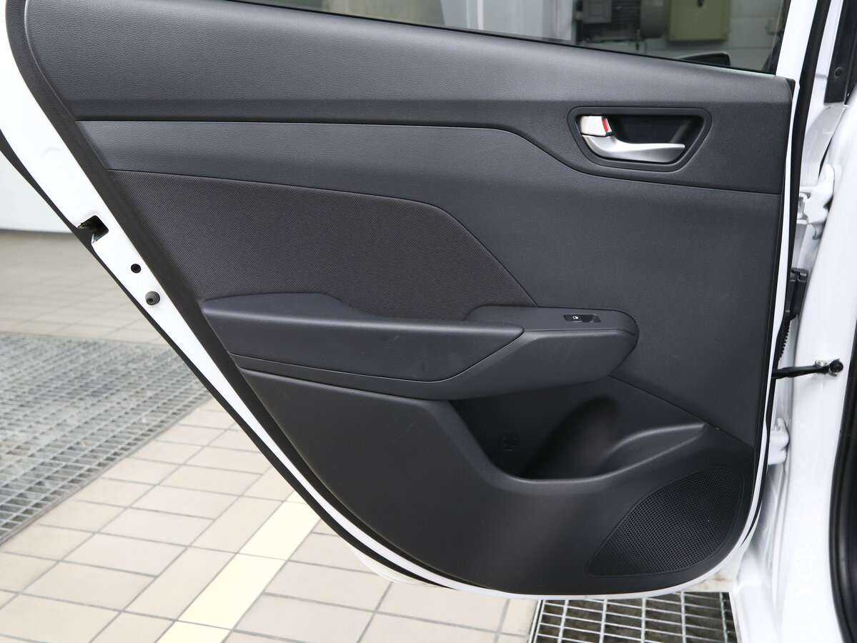 Hyundai Solaris с пробегом — 2021 год. Фото: #9