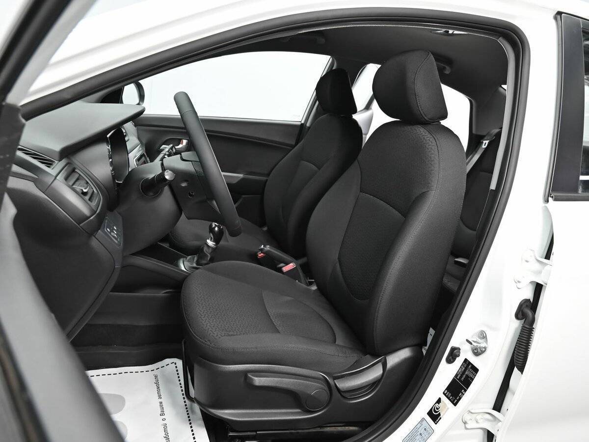 Kia Rio с пробегом — 2013 год. Фото: #5