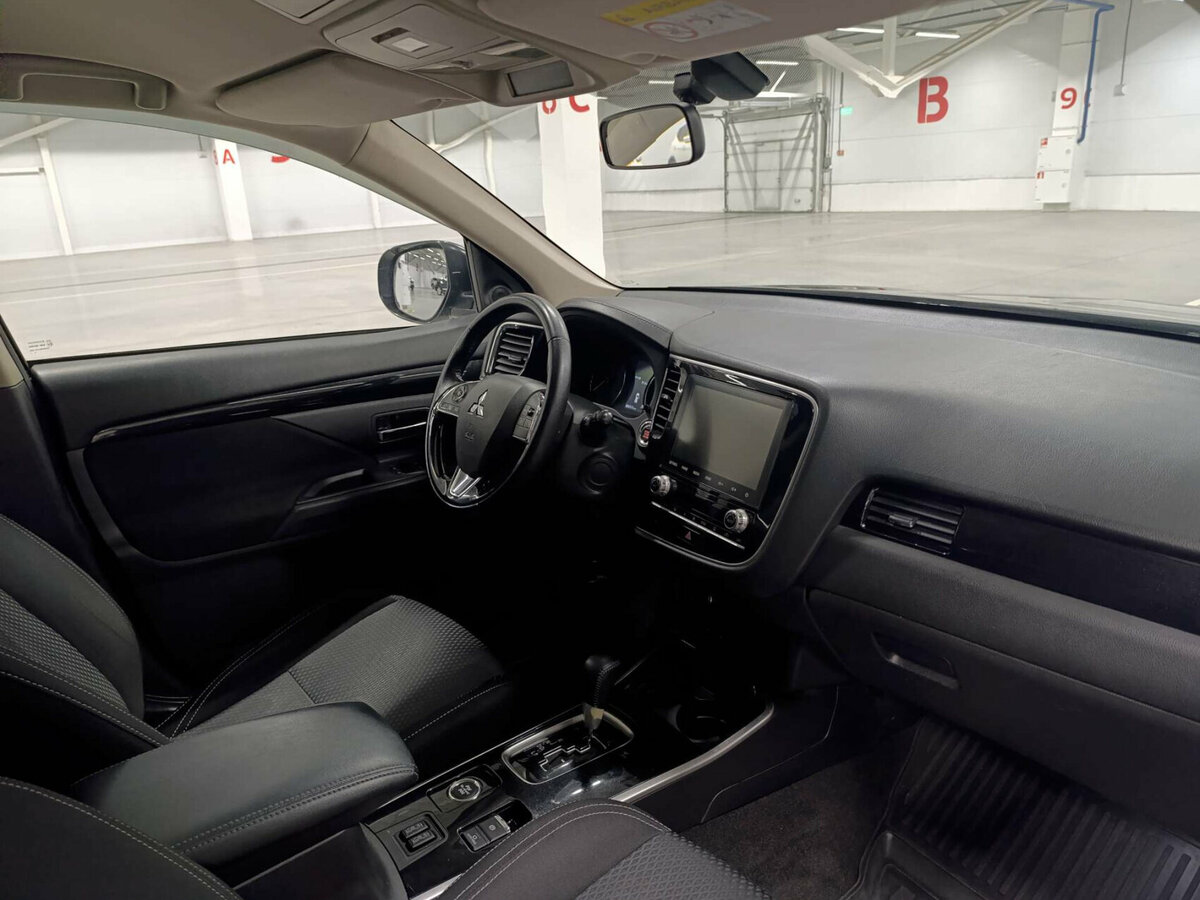 Mitsubishi Outlander с пробегом — 2021 год. Фото: #10