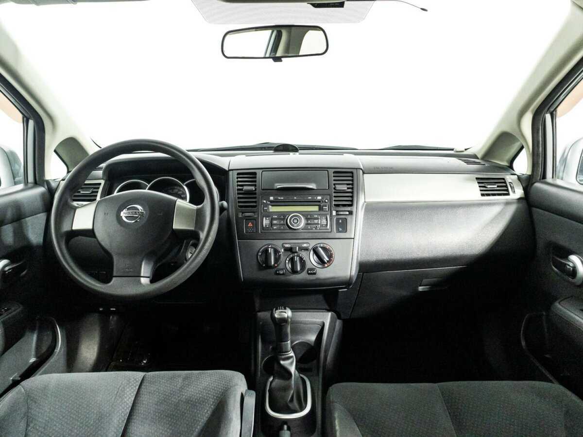 Nissan Tiida с пробегом — 2013 год. Фото: #12