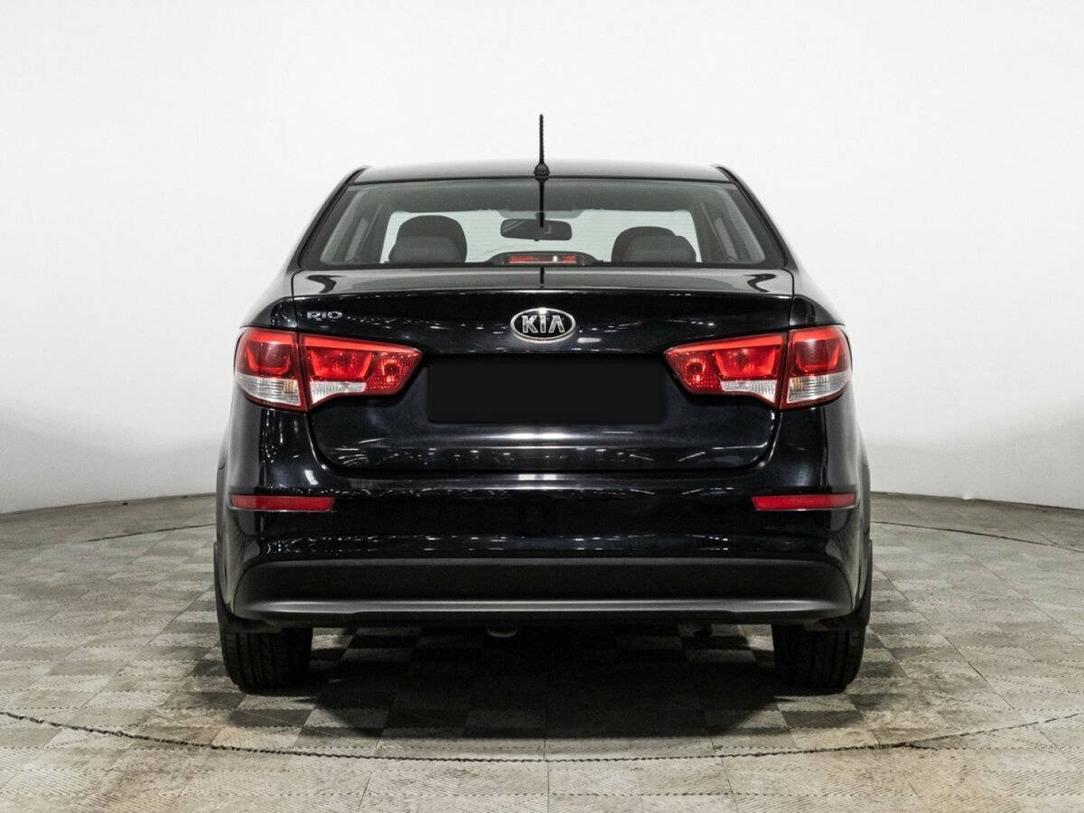 Kia Rio с пробегом — 2015 год. Фото: #5