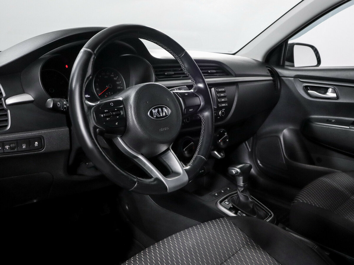 Kia Rio с пробегом — 2017 год. Фото: #11