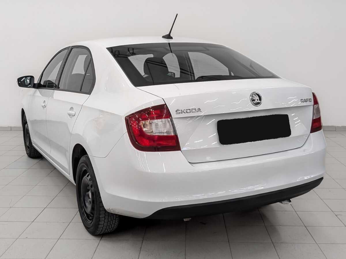 Skoda Rapid с пробегом — 2017 год. Фото: #6
