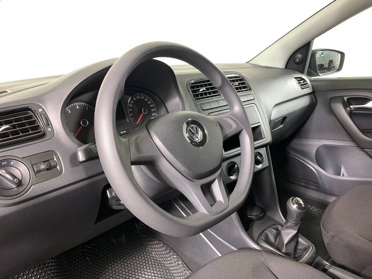 Volkswagen Polo с пробегом — 2018 год. Фото: #10