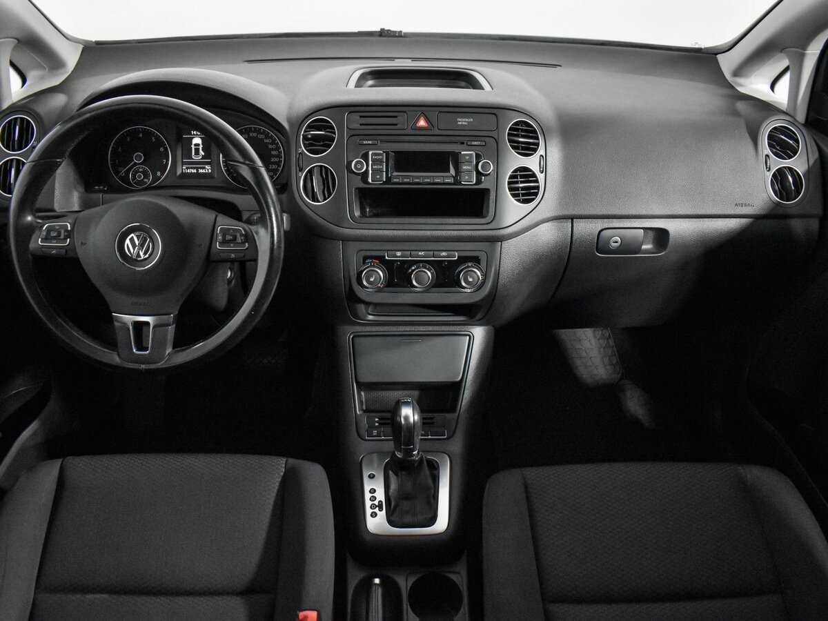 Volkswagen Golf Plus с пробегом — 2013 год. Фото: #14