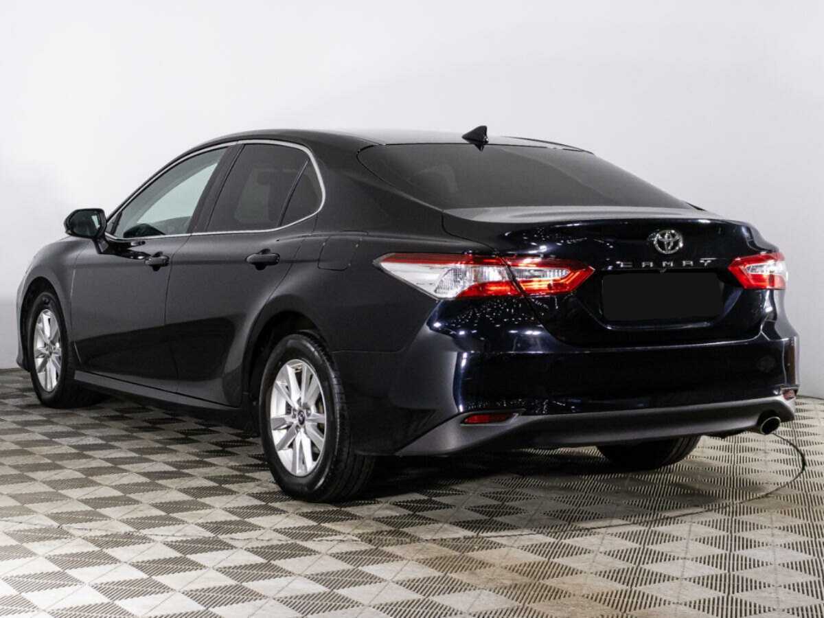 Toyota Camry с пробегом — 2018 год. Фото: #6
