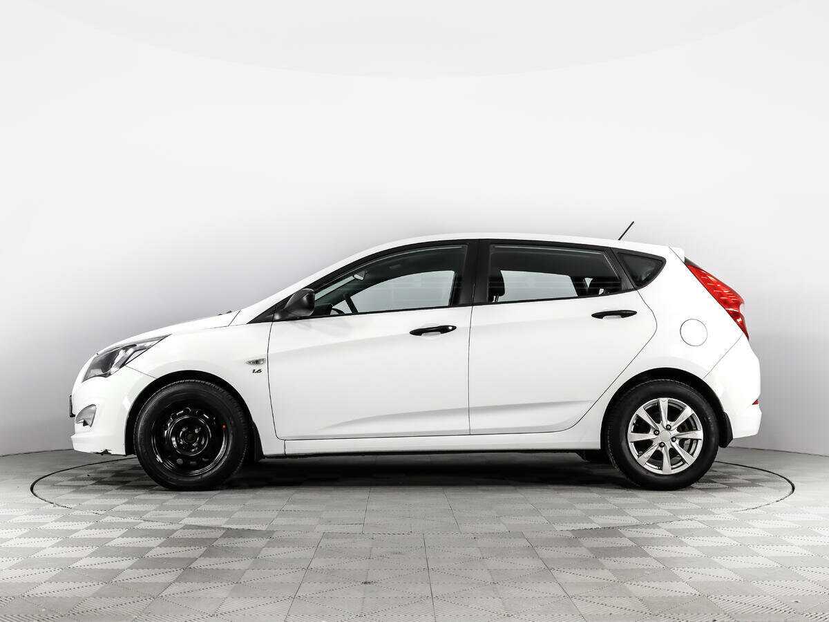 Hyundai Solaris с пробегом — 2015 год. Фото: #7