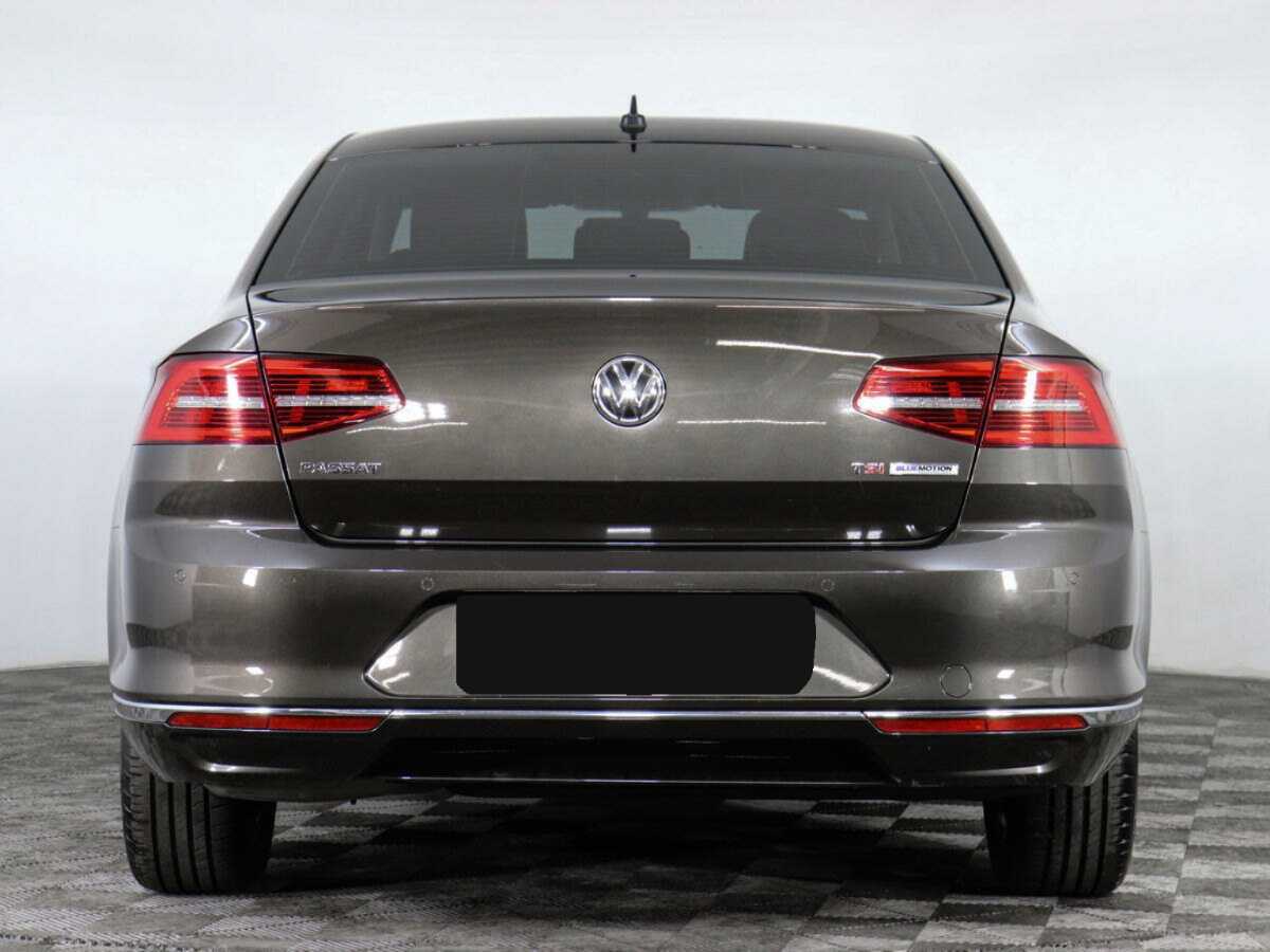 Volkswagen Passat с пробегом — 2015 год. Фото: #5