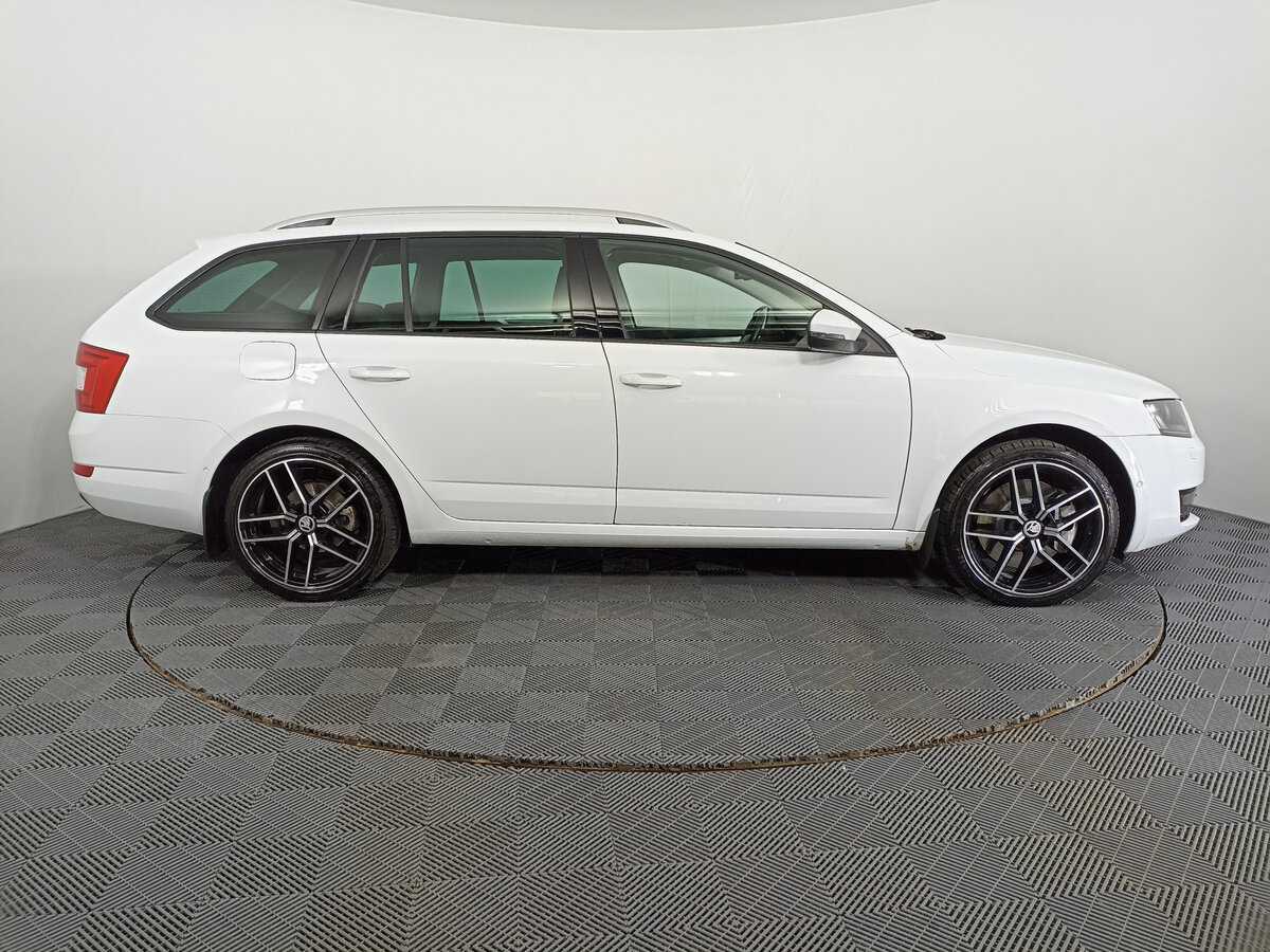 Skoda Octavia с пробегом — 2015 год. Фото: #3