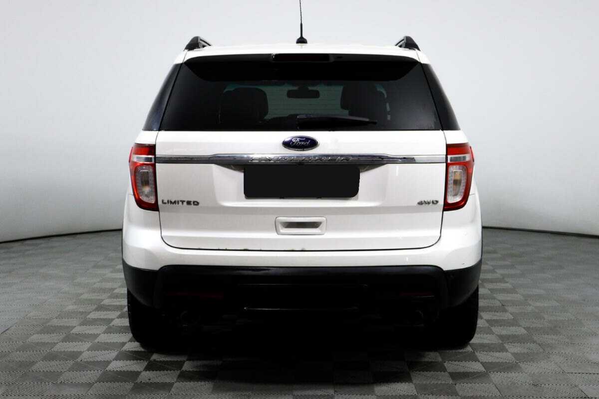Ford Explorer с пробегом — 2012 год. Фото: #5