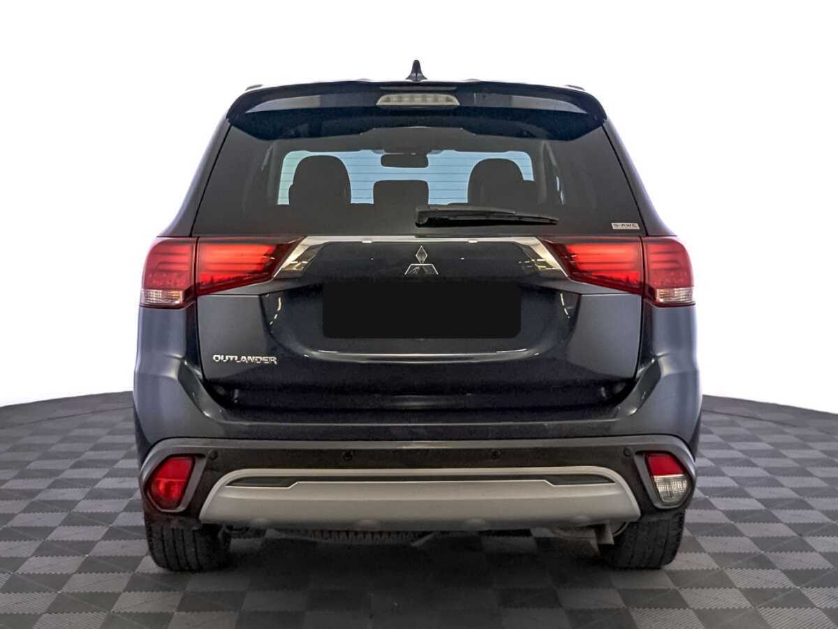 Mitsubishi Outlander с пробегом — 2021 год. Фото: #5