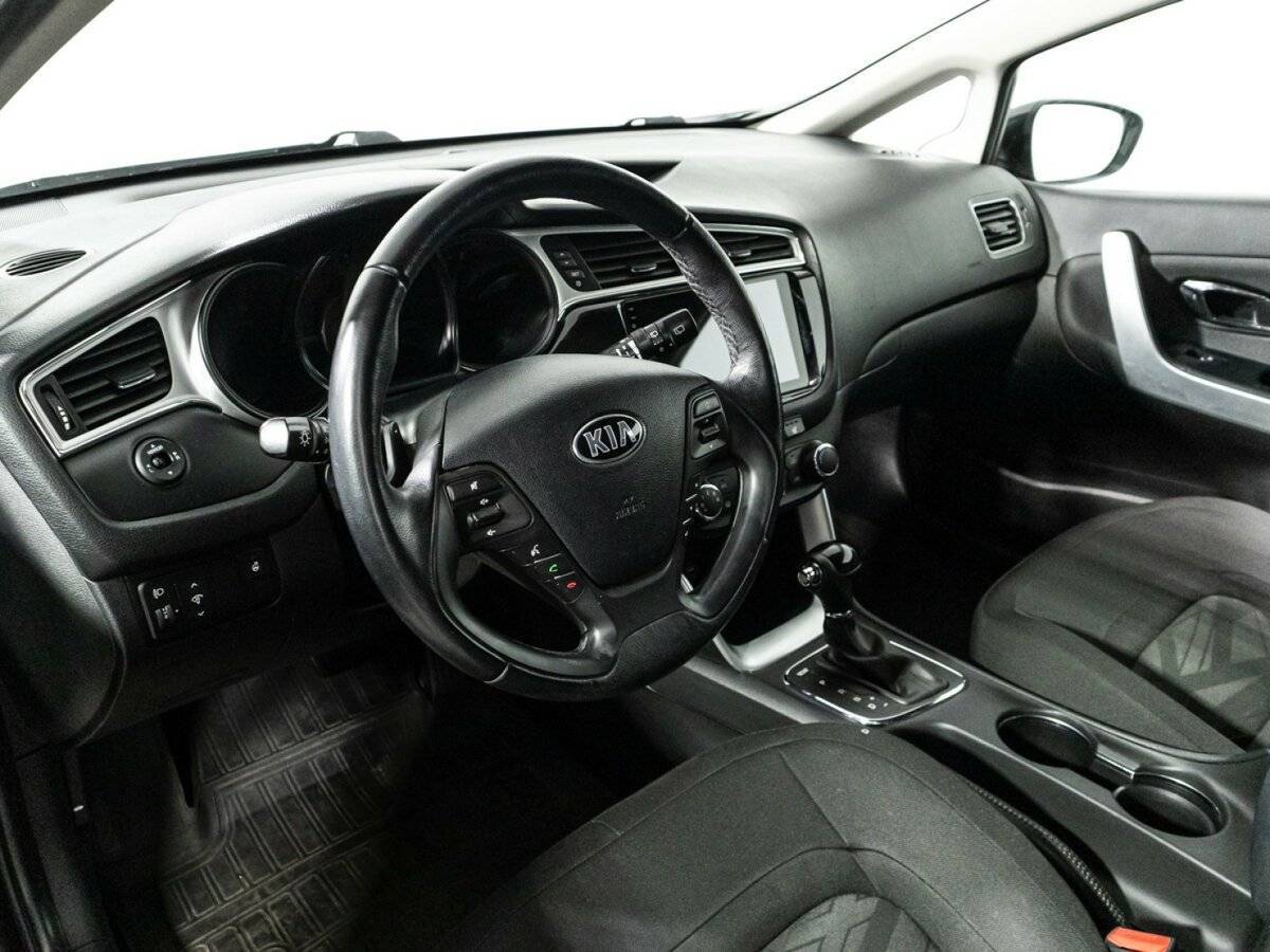 Kia Ceed с пробегом — 2015 год. Фото: #10