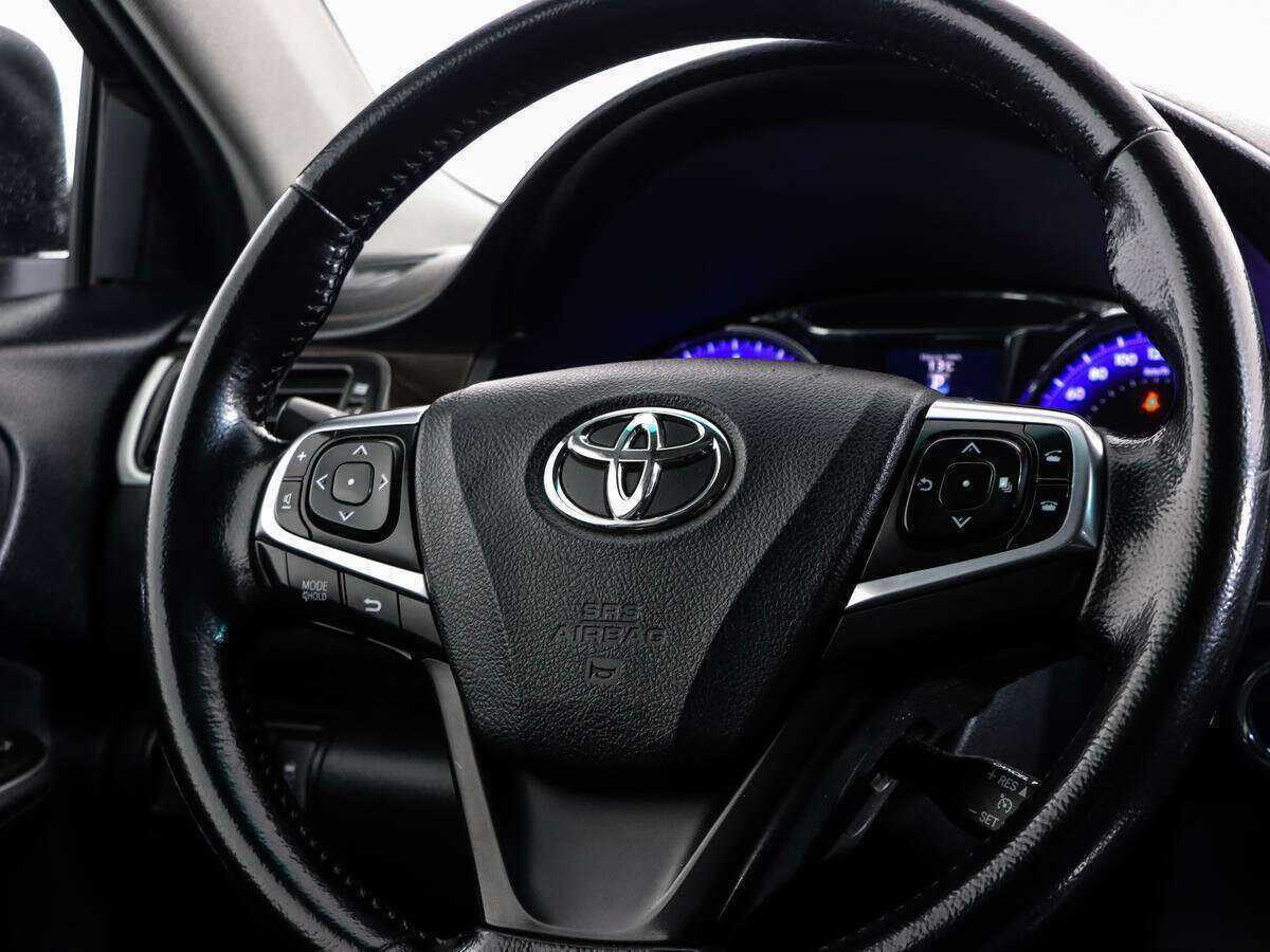 Toyota Camry с пробегом — 2017 год. Фото: #12