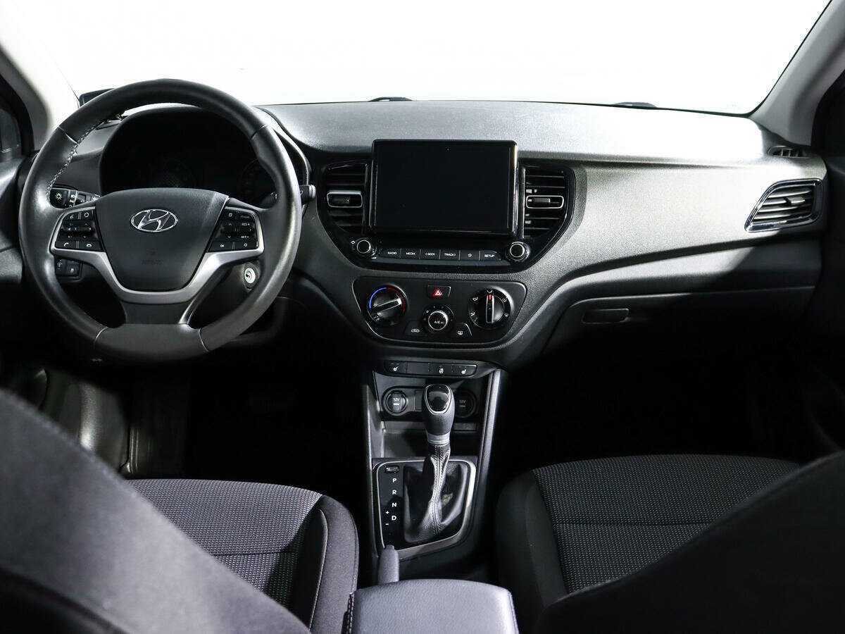 Hyundai Solaris с пробегом — 2021 год. Фото: #9