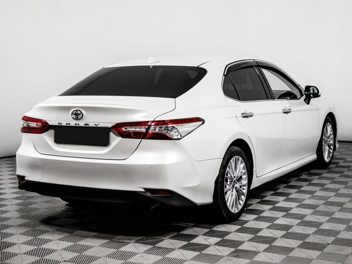 Toyota Camry с пробегом — 2019 год. Фото: #4
