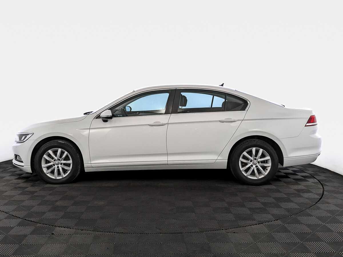 Volkswagen Passat с пробегом — 2019 год. Фото: #7