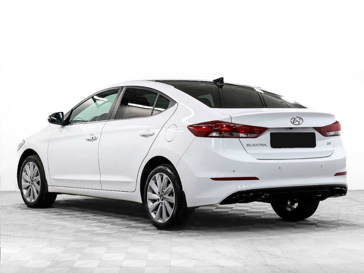 Hyundai Elantra с пробегом — 2017 год. Фото: #5