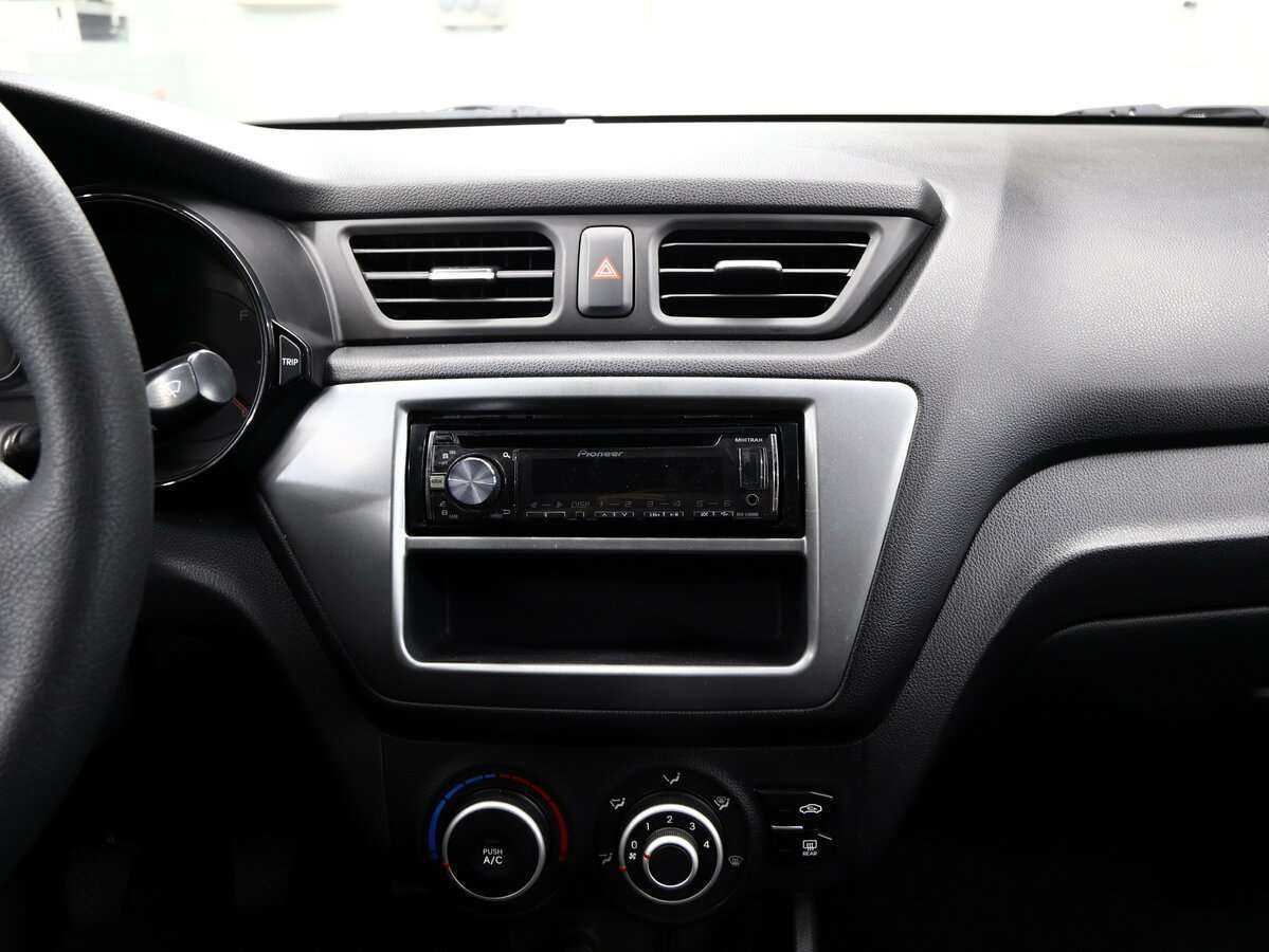 Kia Rio с пробегом — 2013 год. Фото: #17