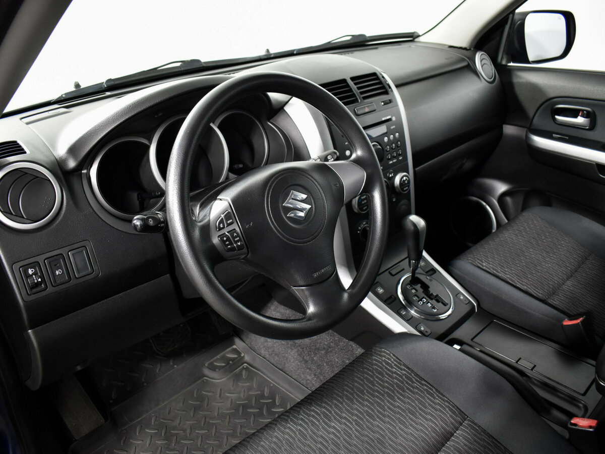 Suzuki Grand Vitara с пробегом — 2014 год. Фото: #8