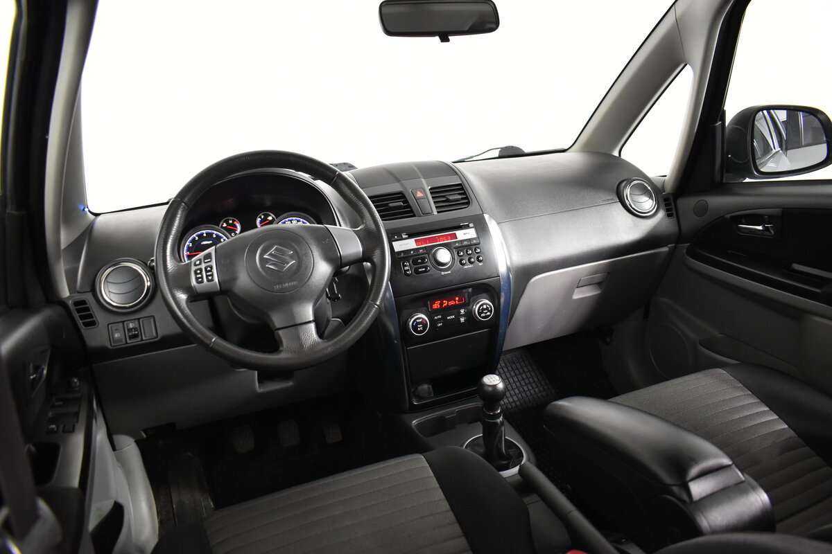 Suzuki SX4 с пробегом — 2013 год. Фото: #8