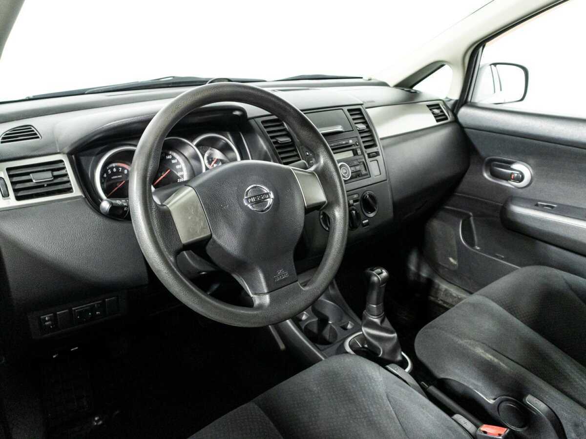 Nissan Tiida с пробегом — 2013 год. Фото: #10
