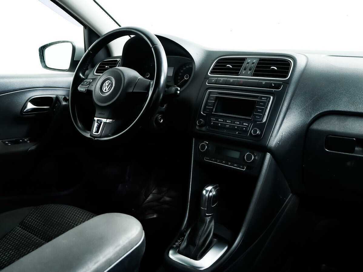 Volkswagen Polo с пробегом — 2012 год. Фото: #8