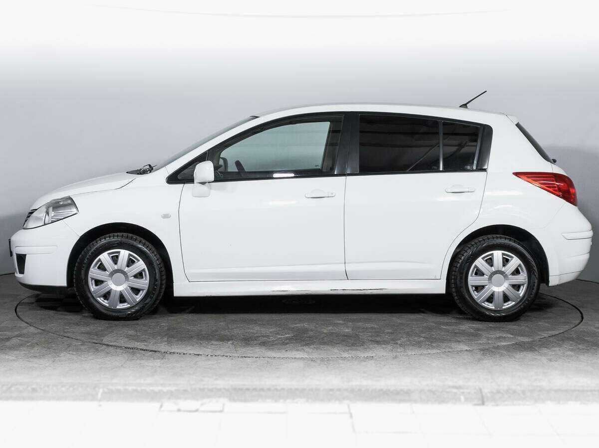 Nissan Tiida с пробегом — 2013 год. Фото: #6