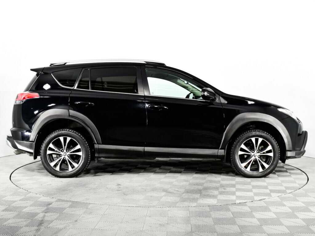 Toyota RAV4 с пробегом — 2018 год. Фото: #3