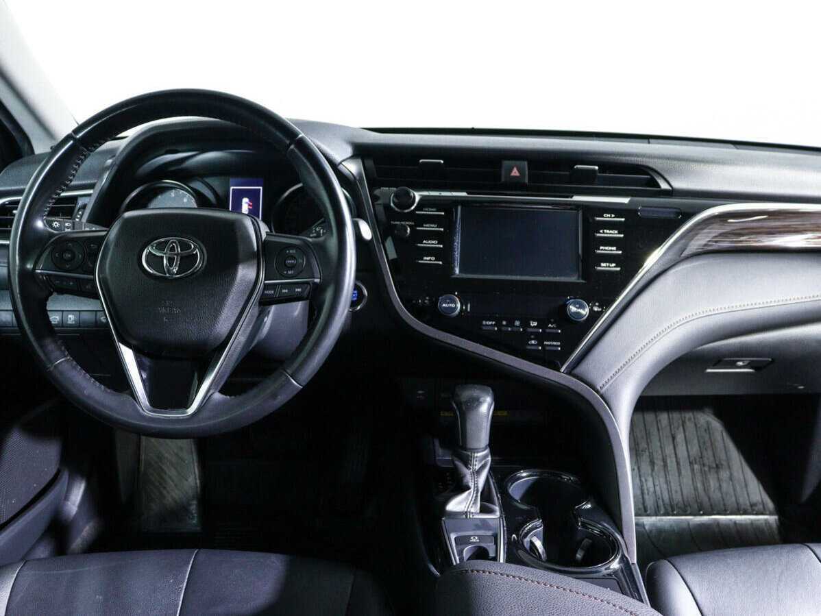 Toyota Camry с пробегом — 2020 год. Фото: #11