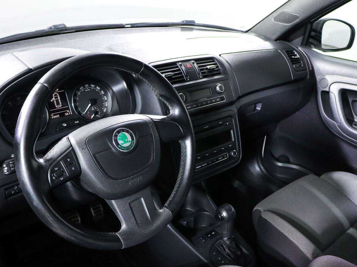 Skoda Fabia с пробегом — 2012 год. Фото: #13