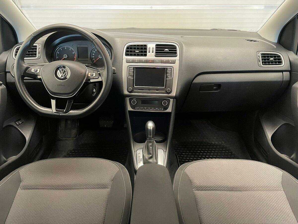 Volkswagen Polo с пробегом — 2018 год. Фото: #8