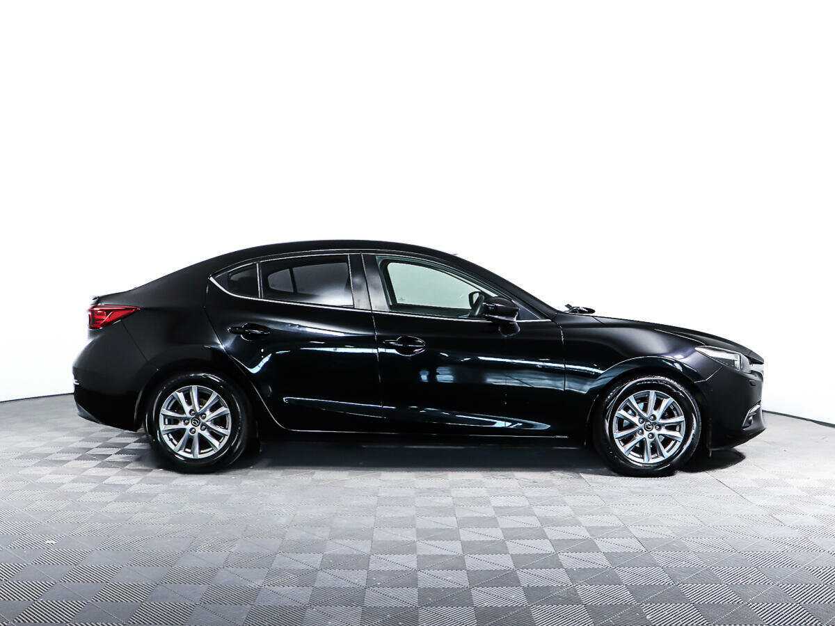Mazda 3 с пробегом — 2017 год. Фото: #3