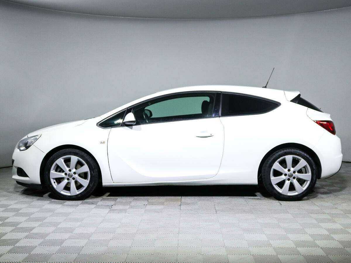 Opel Astra с пробегом — 2013 год. Фото: #7
