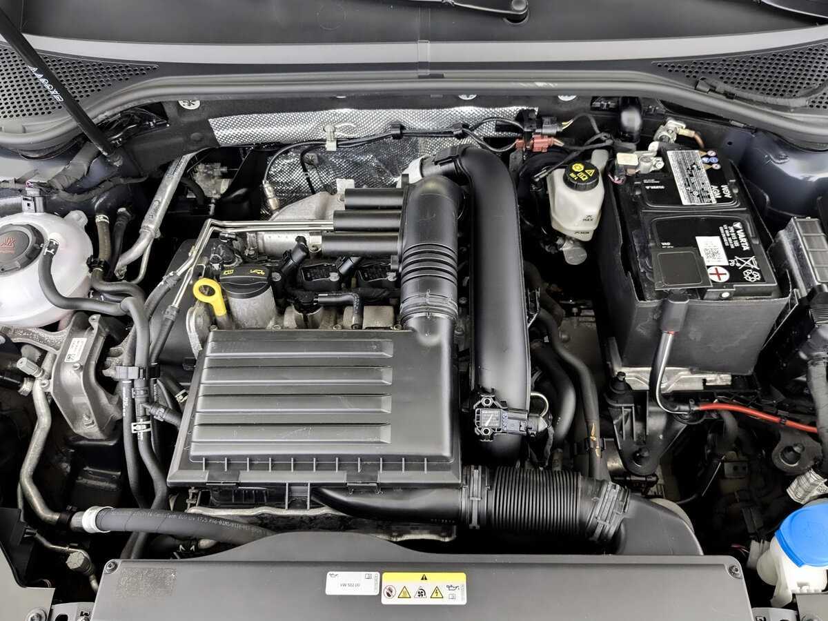 Volkswagen Passat с пробегом — 2021 год. Фото: #8