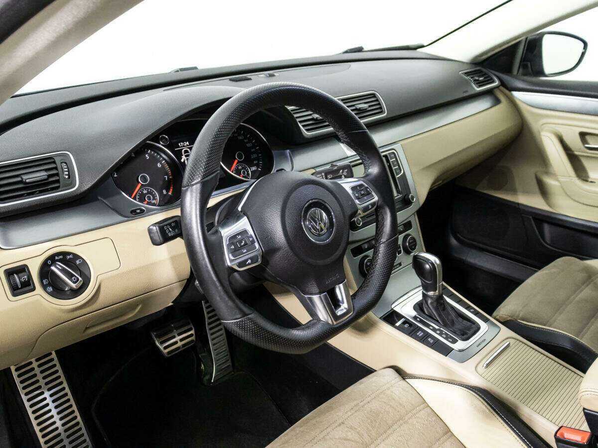 Volkswagen Passat CC с пробегом — 2012 год. Фото: #10