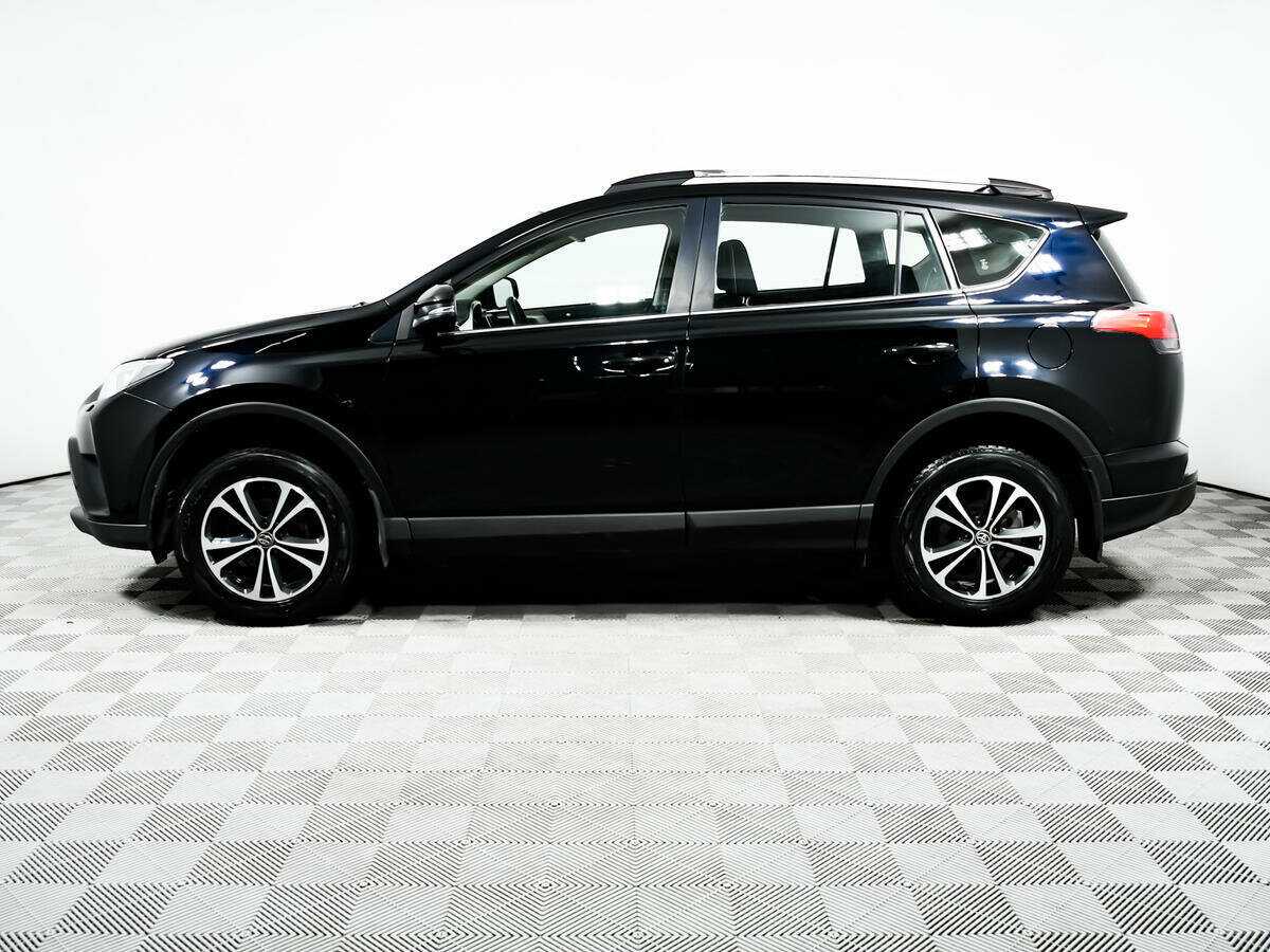 Toyota RAV4 с пробегом — 2018 год. Фото: #7